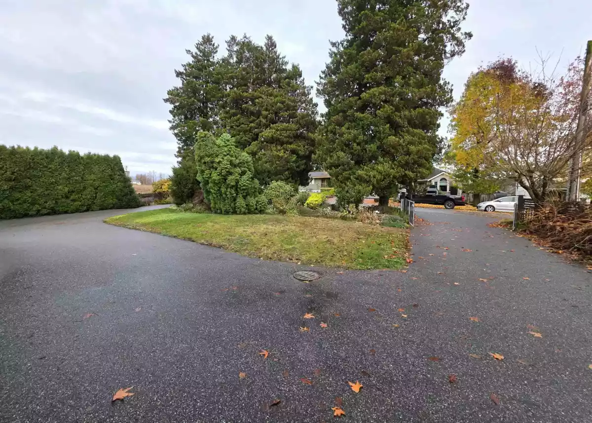 Hot Tub / Spa Photo of 3319 275 Street, Langley, BC