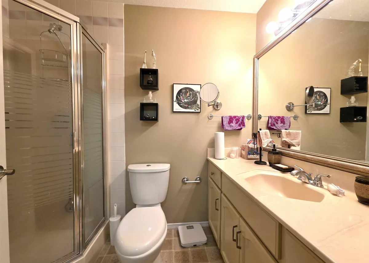 Laundry Room Photo of 3319 275 Street, Langley, BC