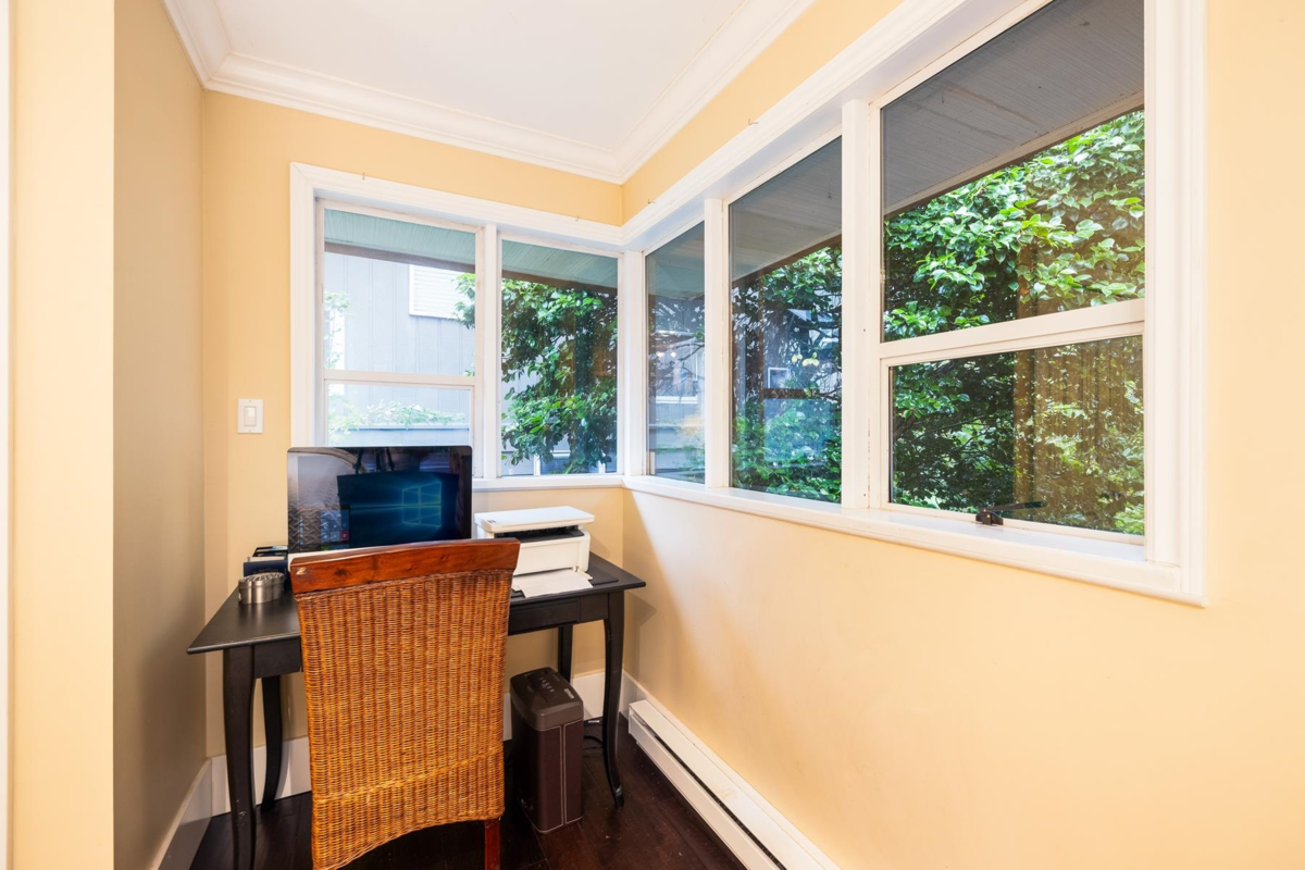 Entry Foyer Photo of 1090 W Keith Road, North Vancouver, BC
