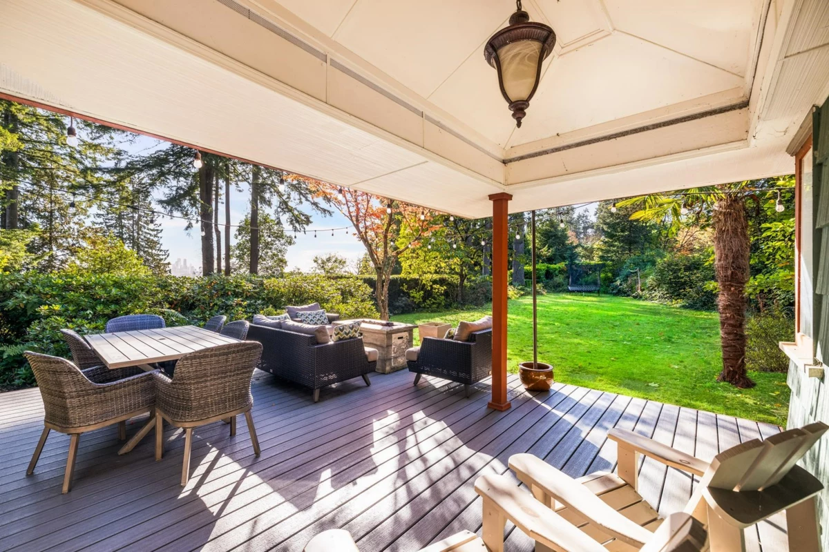 Exterior Front Photo of 1090 W Keith Road, North Vancouver, BC