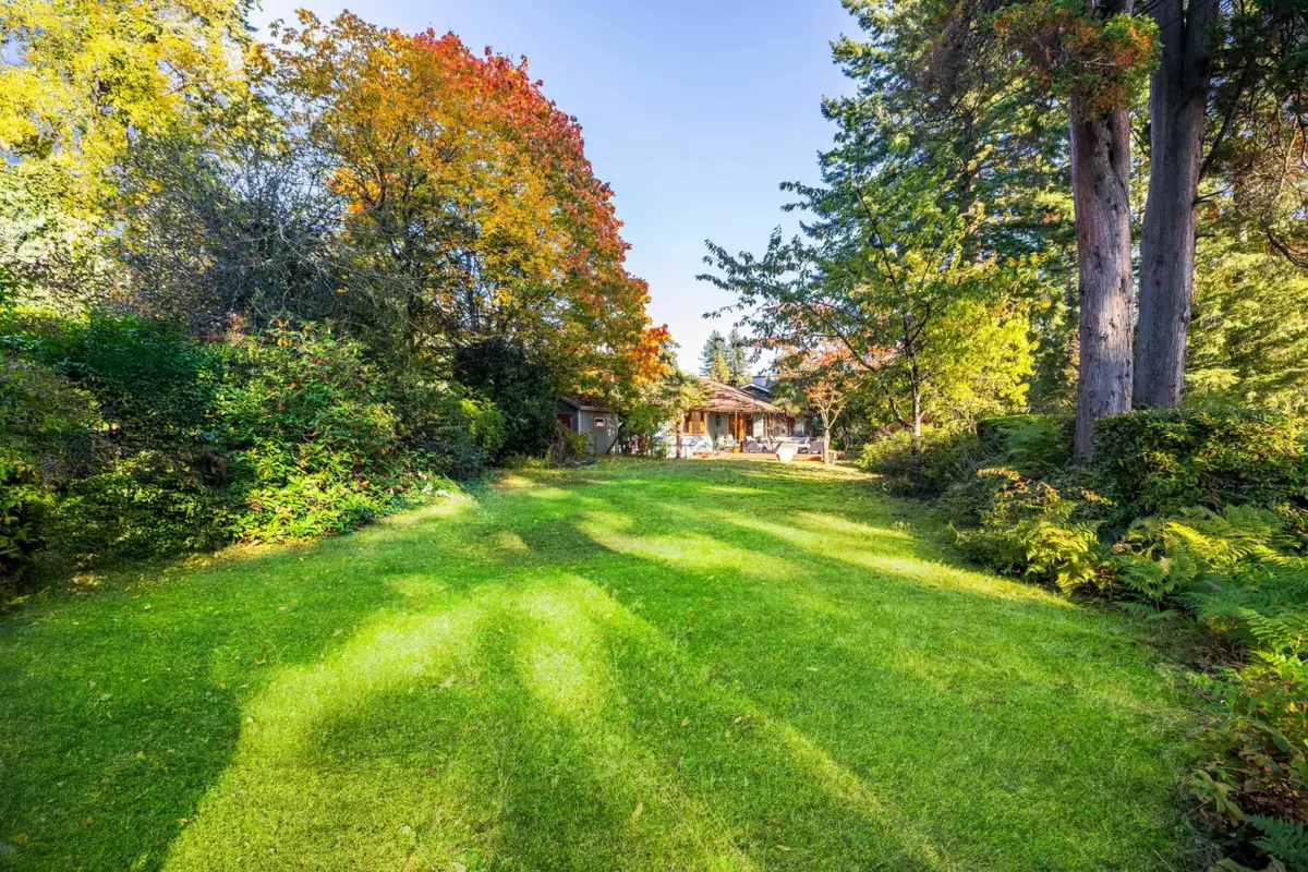 Front Yard Photo of 1090 W Keith Road, North Vancouver, BC