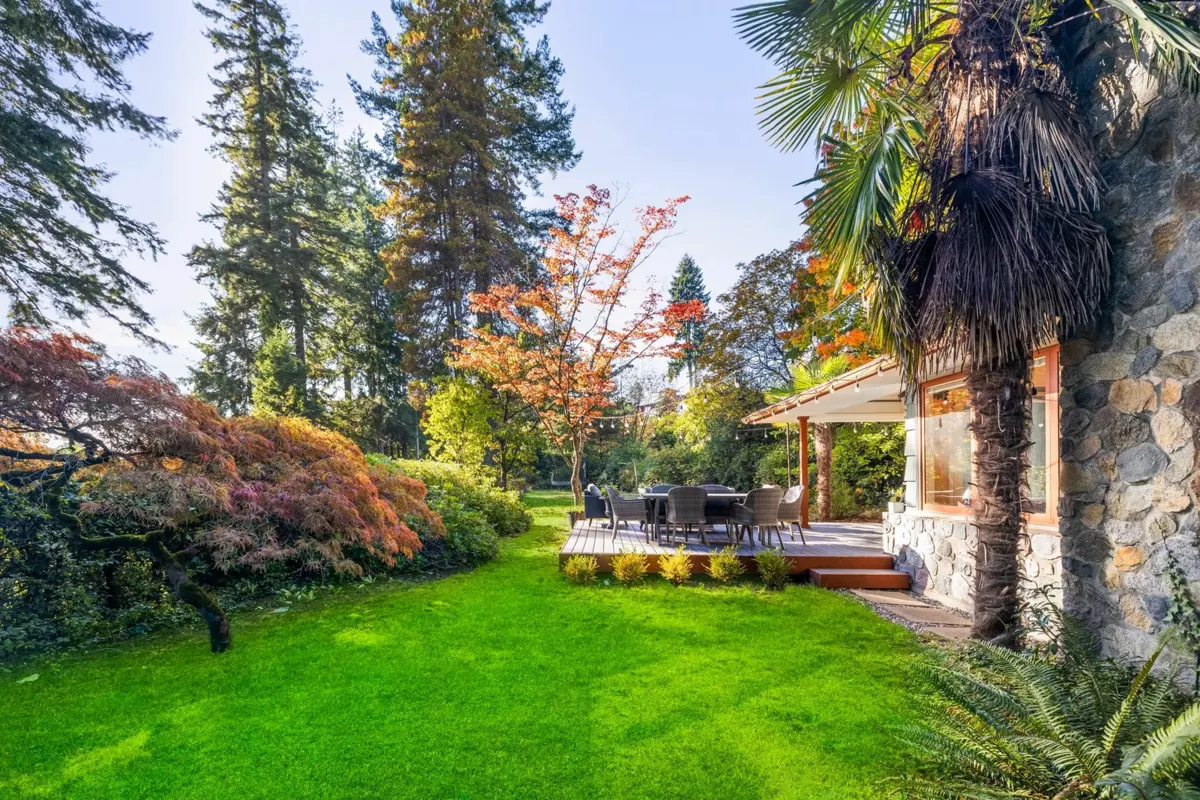 Hot Tub / Spa Photo of 1090 W Keith Road, North Vancouver, BC