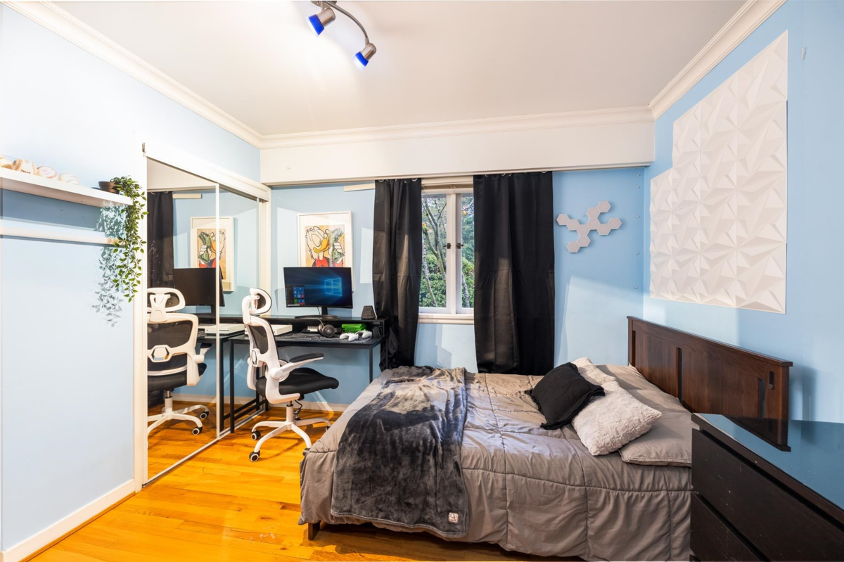 Laundry Room Photo of 1090 W Keith Road, North Vancouver, BC