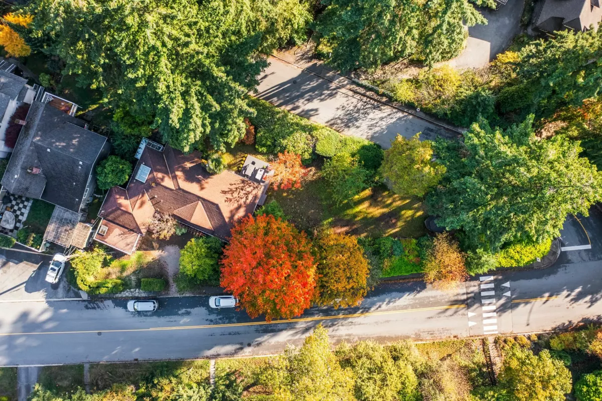 Living Room Photo of 1090 W Keith Road, North Vancouver, BC