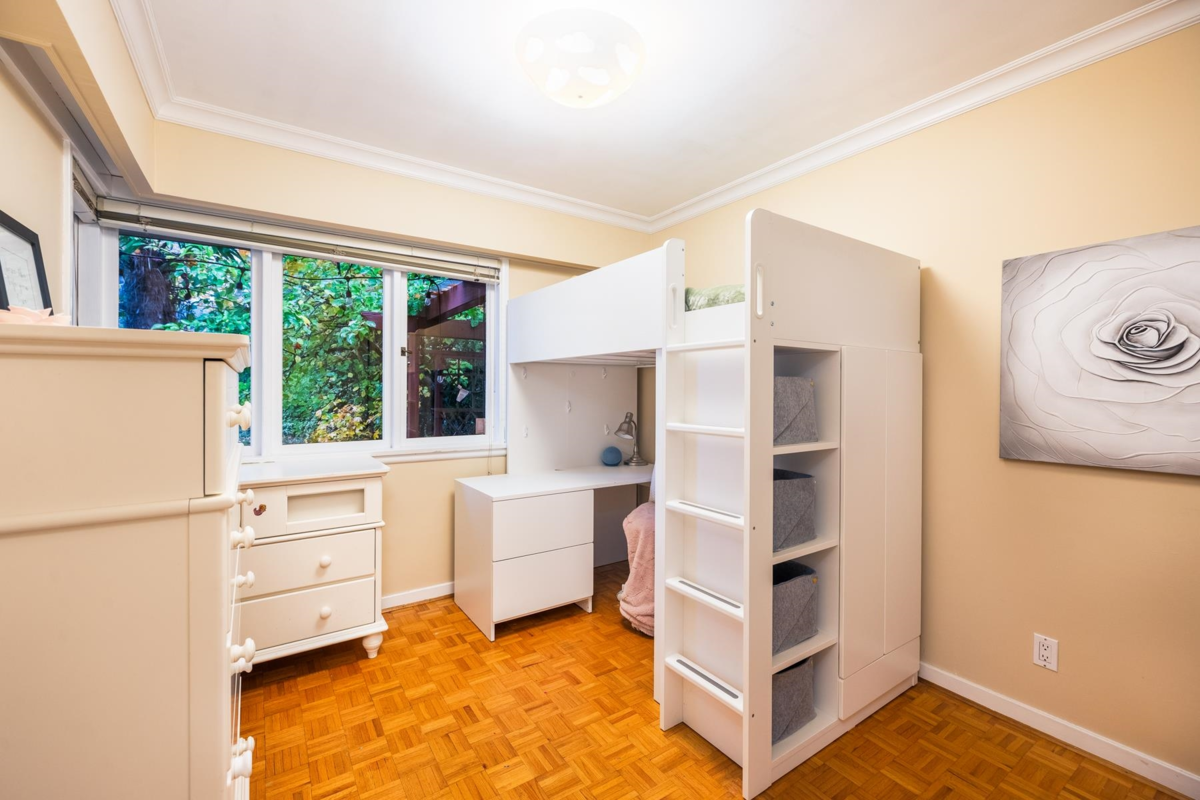 Mudroom Photo of 1090 W Keith Road, North Vancouver, BC