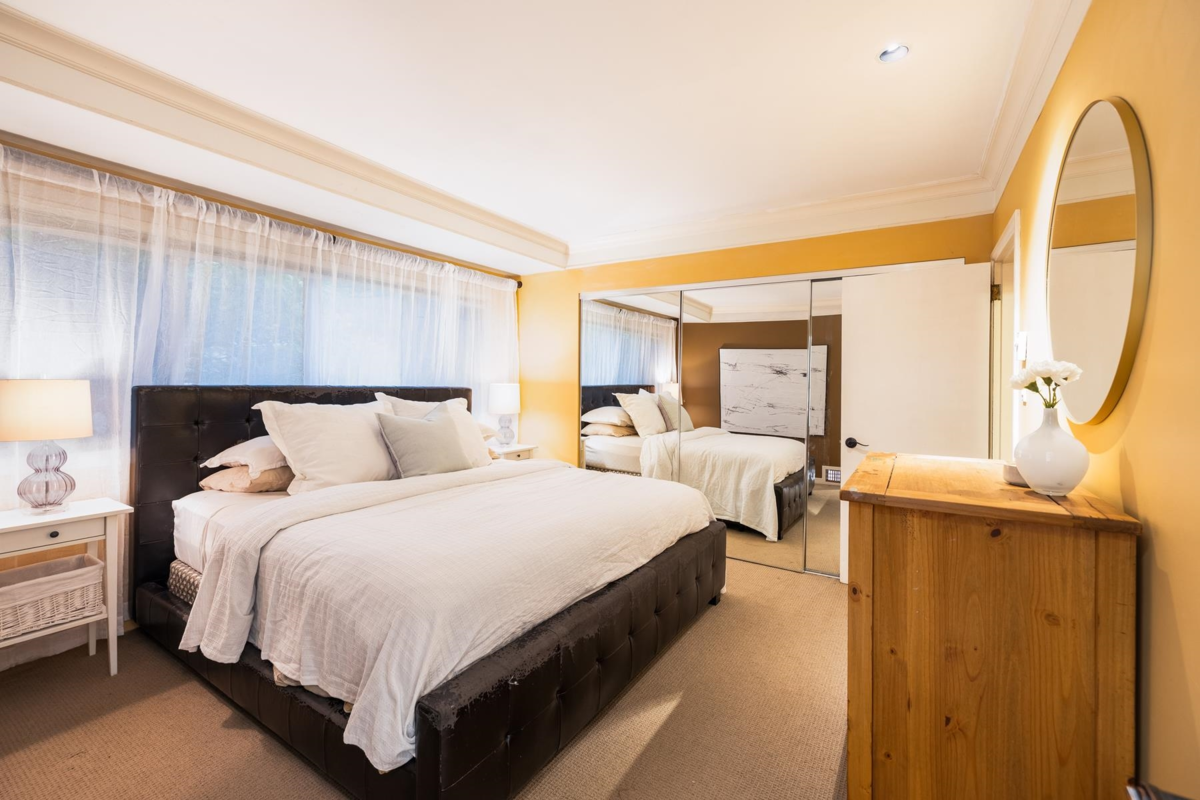 Powder Room Photo of 1090 W Keith Road, North Vancouver, BC