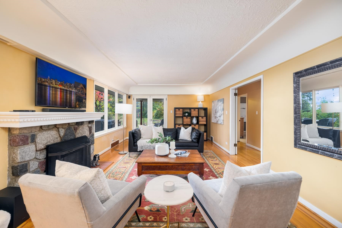 Primary Bedroom Photo of 1090 W Keith Road, North Vancouver, BC