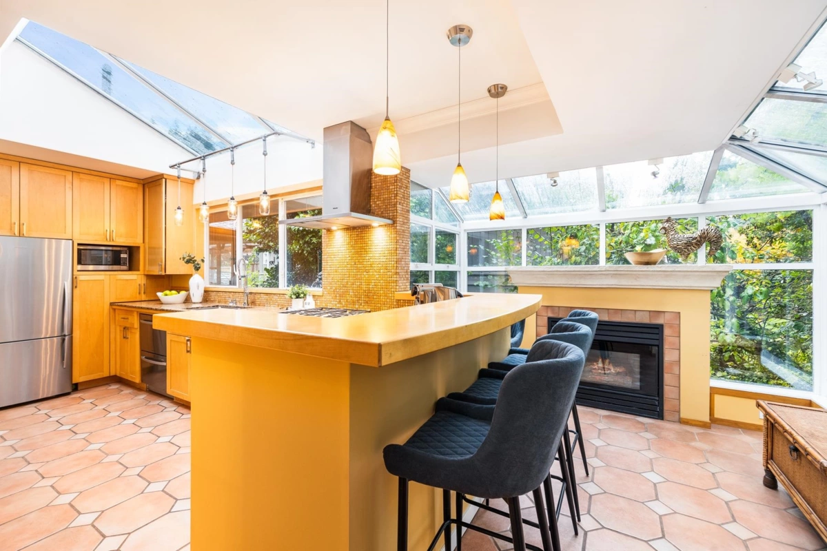 Walk-In Closet Photo of 1090 W Keith Road, North Vancouver, BC