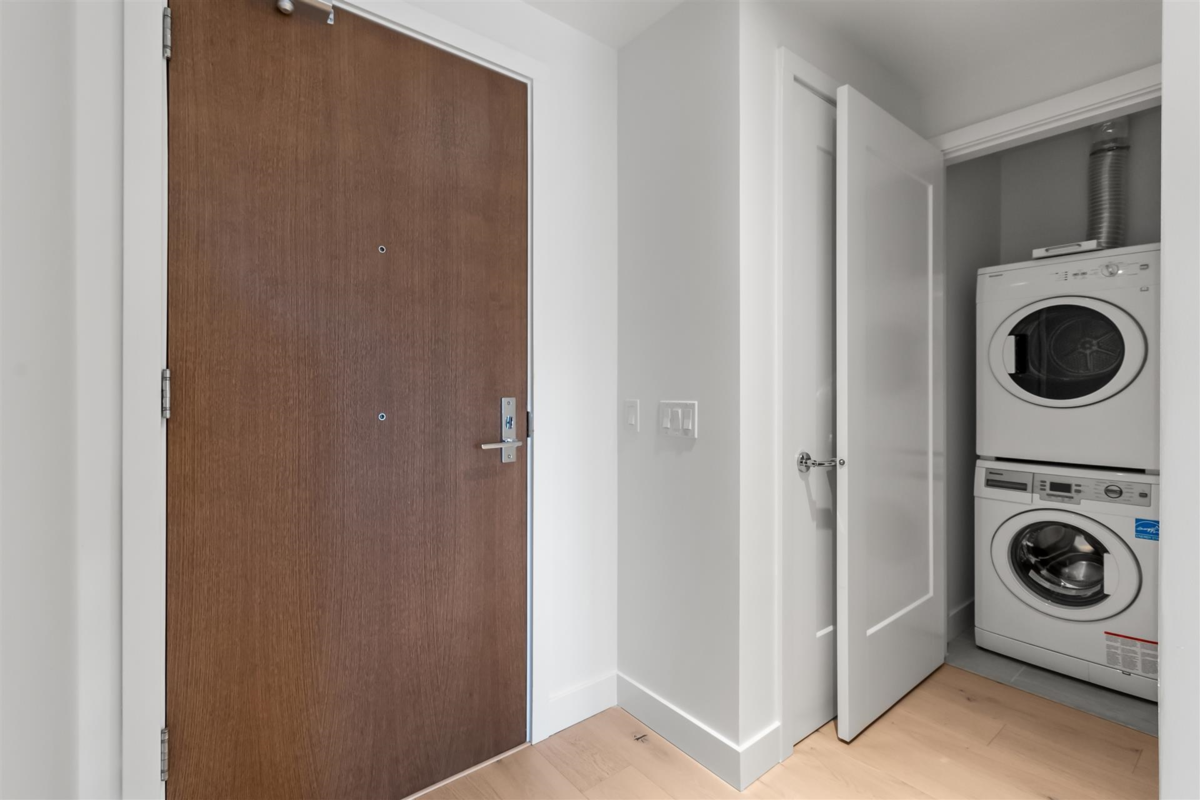 Mudroom Photo of 207 5693 Elizabeth Street, Vancouver, BC