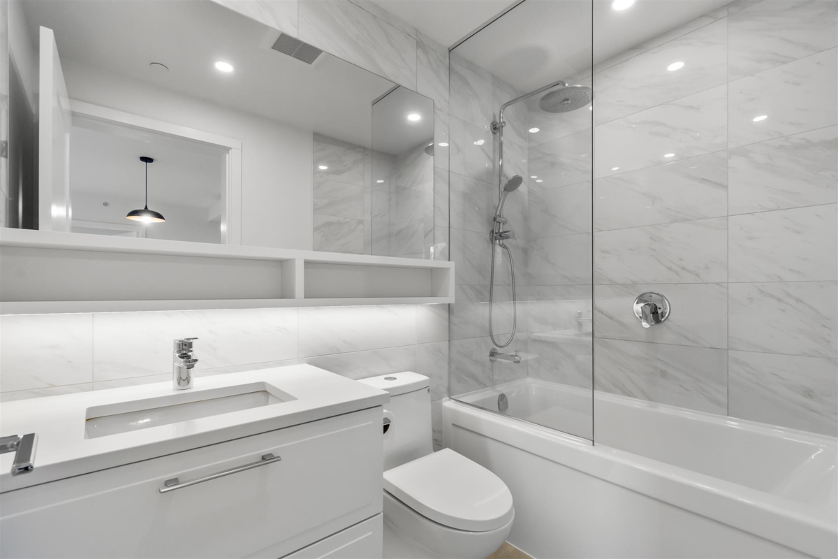 Walk-In Closet Photo of 207 5693 Elizabeth Street, Vancouver, BC