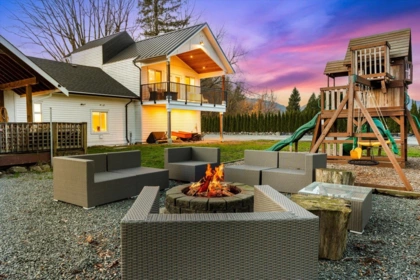 Breakfast Nook Photo of 4990 Boundary Road, Yarrow, BC