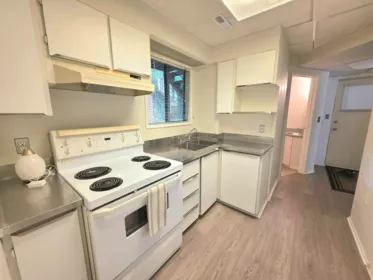 Kitchen Photo of 19575 Hammond Road, Pitt Meadows, BC