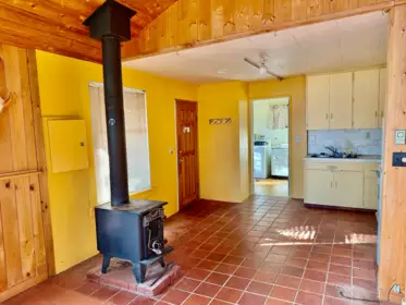 619 Marine Drive, Gibsons, BC, Gibsons — Single Family Residence for sale