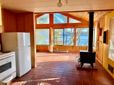 619 Marine Drive, Gibsons, BC, Gibsons — Single Family Residence for sale