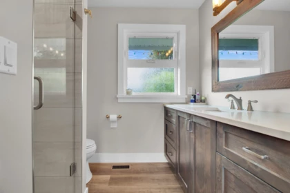 Entry Foyer Photo of 8972 Dewdney Trunk Road, Mission, BC