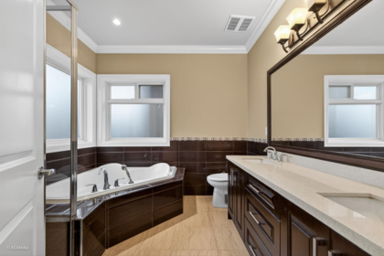 Hallway Photo of 14881 63 Avenue, Surrey, BC