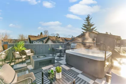 Hot Tub / Spa Photo of 2 1841 Parker Street, Vancouver, BC