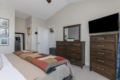 Bedroom 3 Photo of 10 5528 148 Street, Surrey, BC
