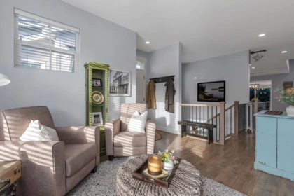 Hallway Photo of 10 5528 148 Street, Surrey, BC