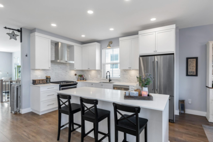 Kitchen Photo of 10 5528 148 Street, Surrey, BC