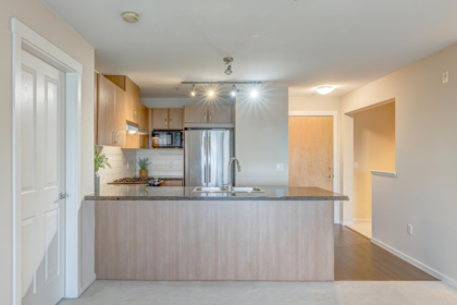 202 3050 Dayanee Springs Boulevard, Coquitlam, BC, Coquitlam — Apartment/Condo for sale