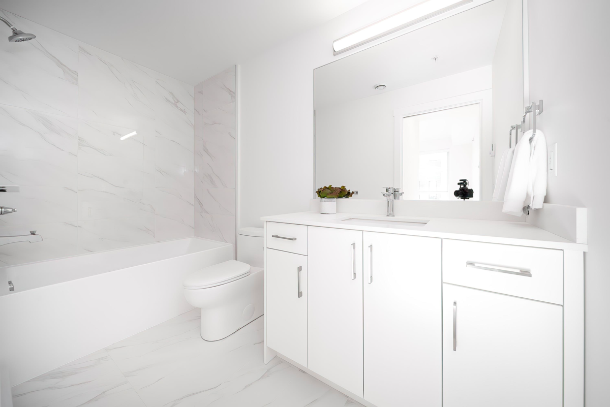 Dining Area Photo of 301 6338 King George Boulevard, Surrey, BC