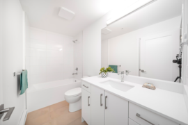 301 6338 King George Boulevard, Surrey, BC