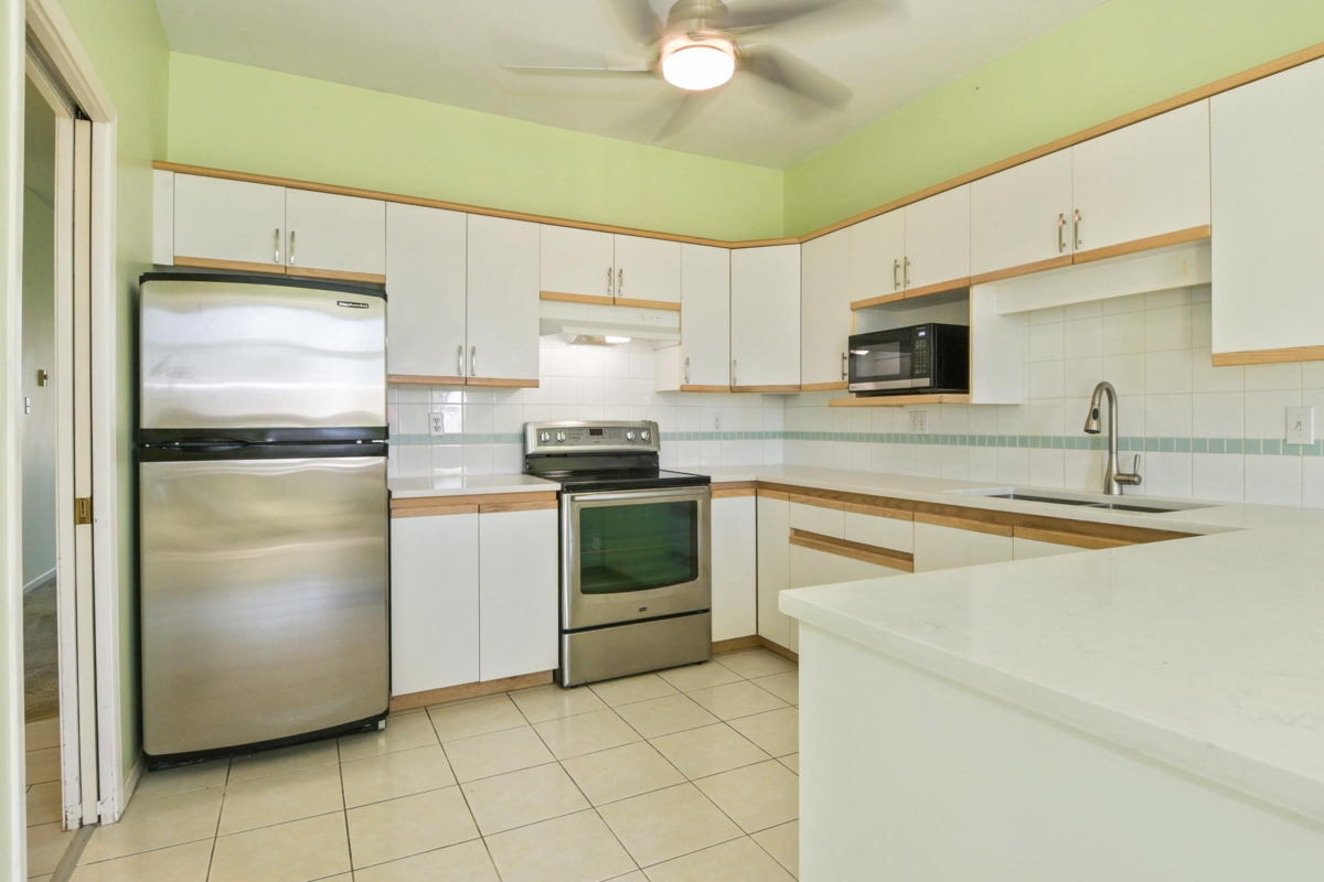 Kitchen Photo of 311 20680 56 Avenue, Langley, BC