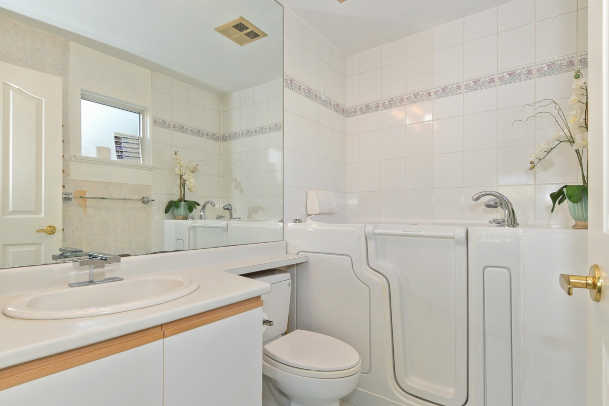 Mudroom Photo of 311 20680 56 Avenue, Langley, BC