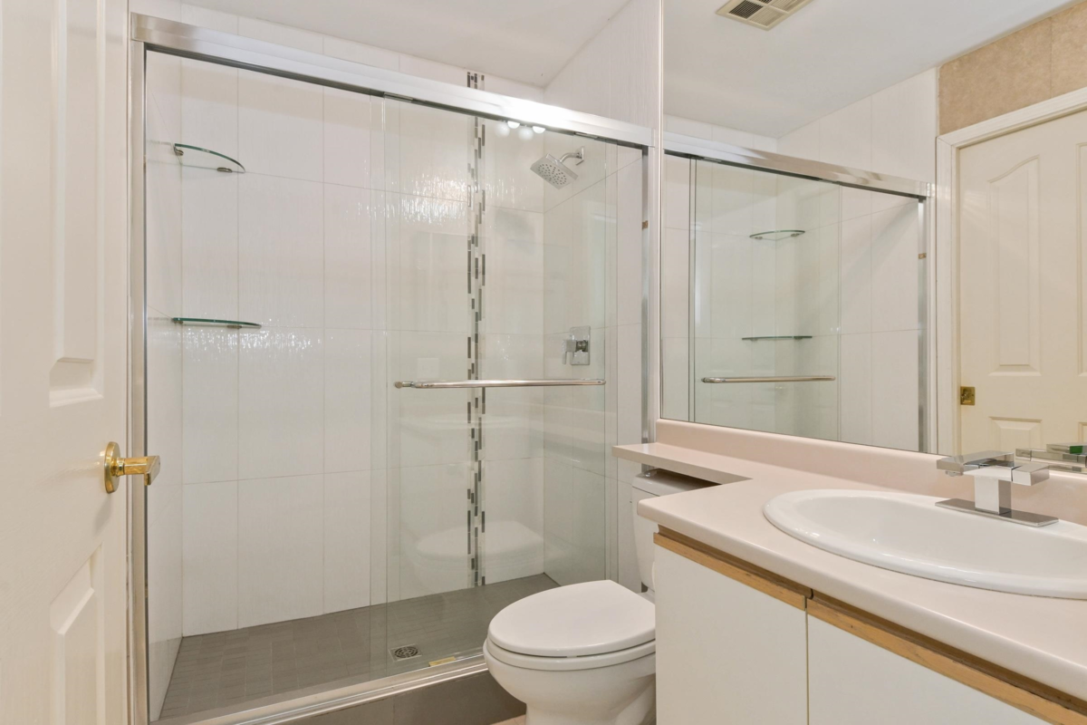 Staircase Photo of 311 20680 56 Avenue, Langley, BC