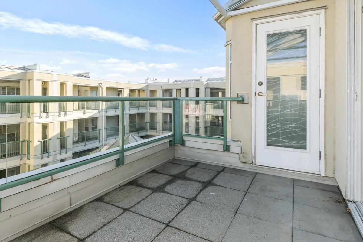 Walk-In Closet Photo of 311 20680 56 Avenue, Langley, BC