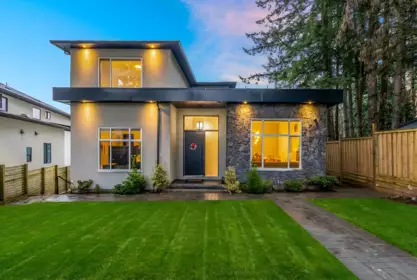 13995 79a Avenue, Surrey, BC, East Newton — 9 bed single family residence for sale