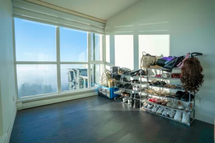 2204 10777 University Drive, Surrey, BC