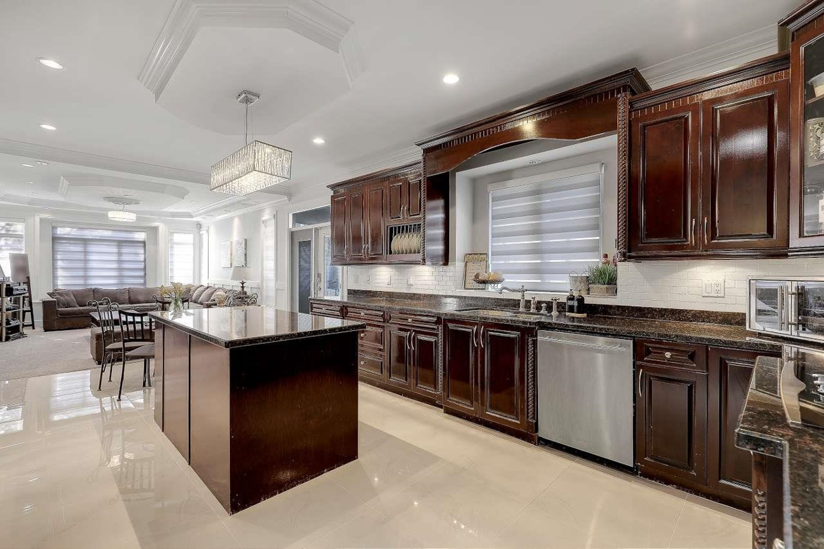 Breakfast Nook Photo of 14871 76 Avenue, Surrey, BC