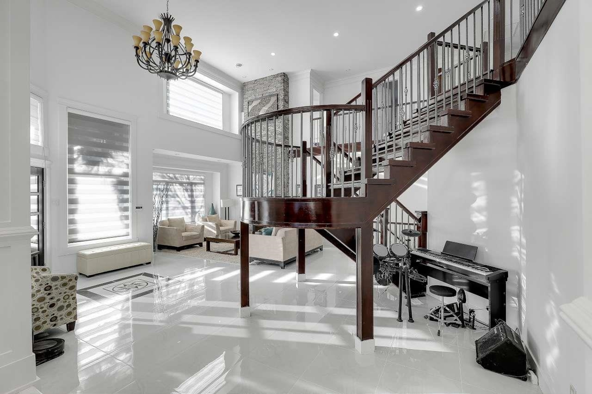 Kitchen Photo of 14871 76 Avenue, Surrey, BC