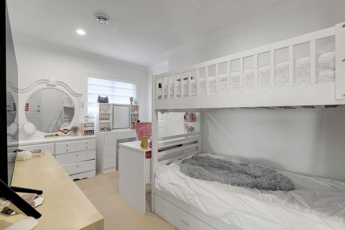 Office / Den Photo of 14871 76 Avenue, Surrey, BC