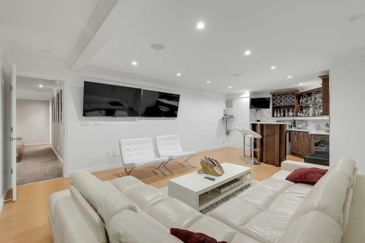 Outdoor Kitchen Photo of 14871 76 Avenue, Surrey, BC