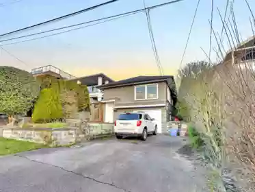 Community Amenities Photo (Clubhouse) of 852 Stevens Street, White Rock, BC