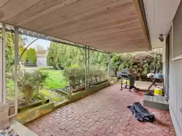 Garage Interior Photo of 852 Stevens Street, White Rock, BC