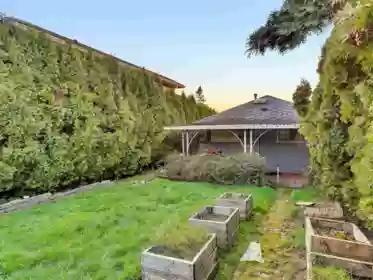 Swimming Pool Photo of 852 Stevens Street, White Rock, BC
