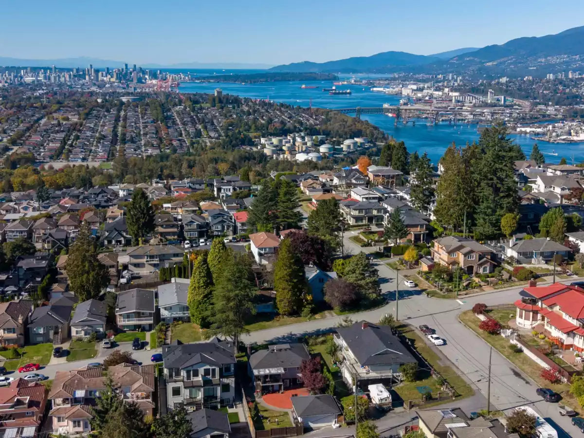 Kitchen Island Photo of 123 N Grosvenor Avenue, Burnaby, BC