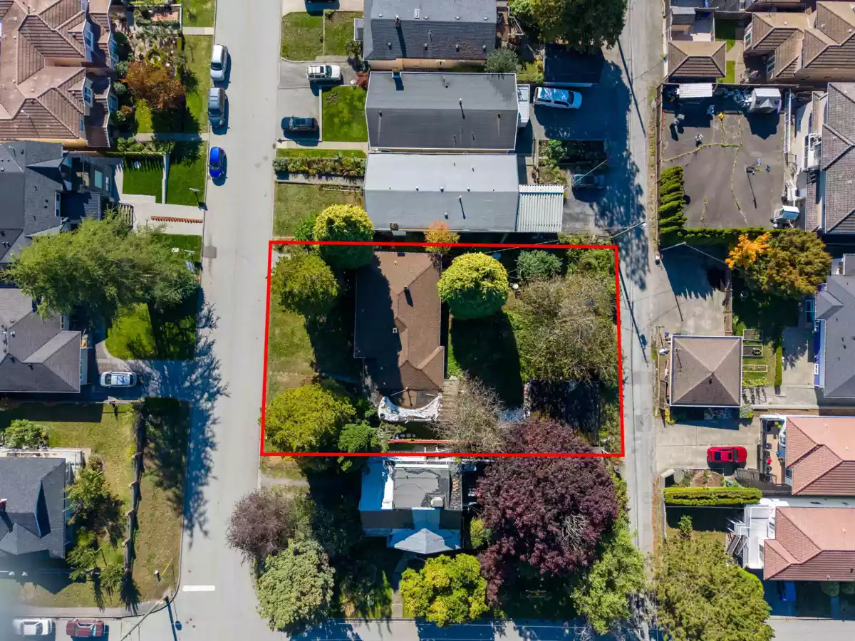 Kitchen Photo of 123 N Grosvenor Avenue, Burnaby, BC