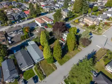 Family Room Photo of 123 N Grosvenor Avenue, Burnaby, BC