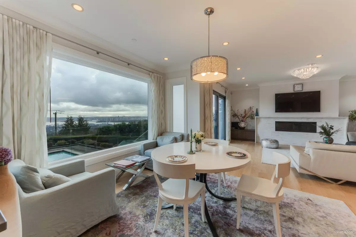 Outdoor Patio Photo of 1020 Eyremount Drive, West Vancouver, BC