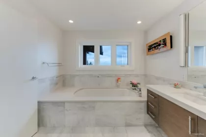 Guest Bathroom Photo of 1020 Eyremount Drive, West Vancouver, BC