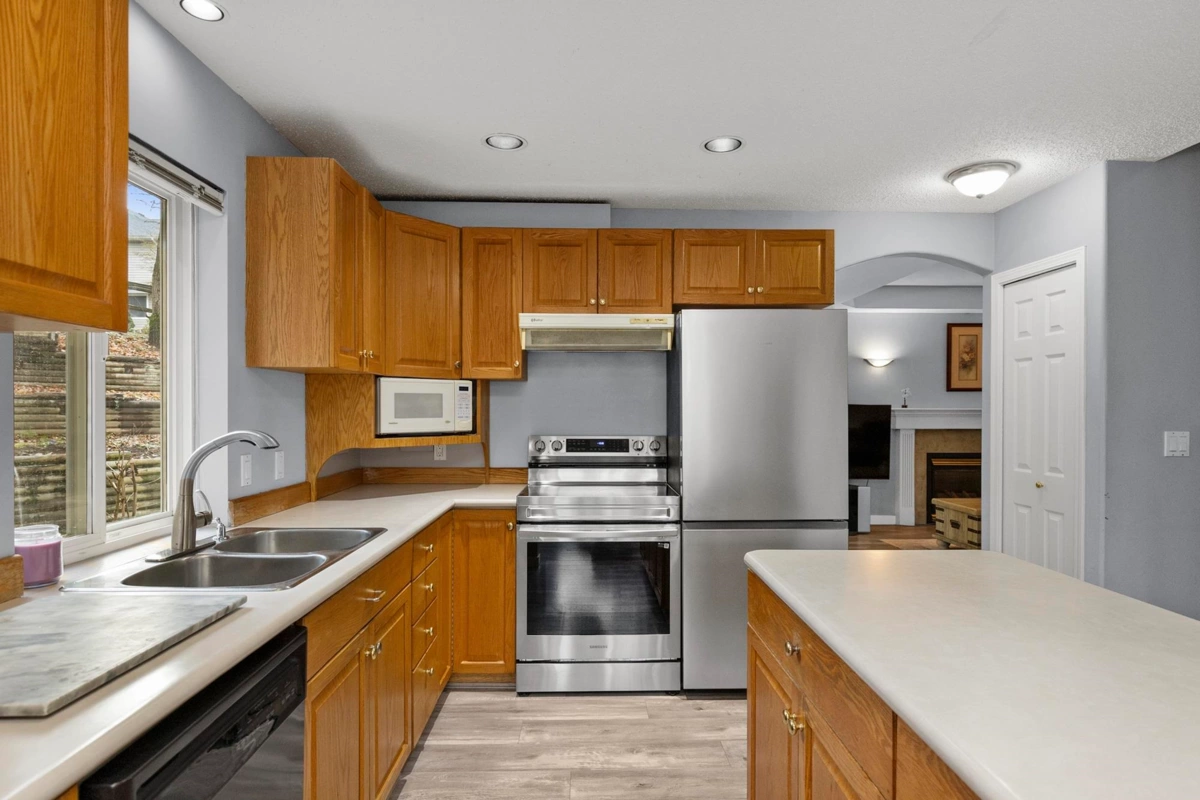 Breakfast Nook Photo of 7800 Deerfield Street, Mission, BC