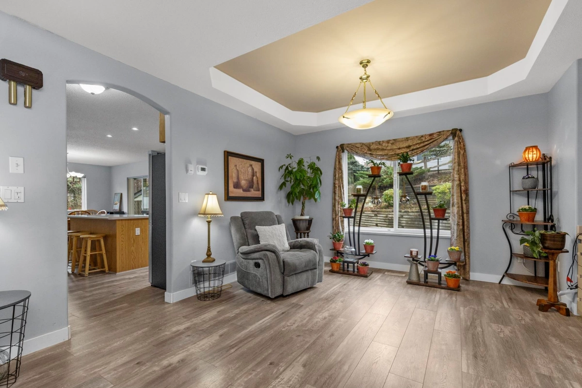 Dining Area Photo of 7800 Deerfield Street, Mission, BC