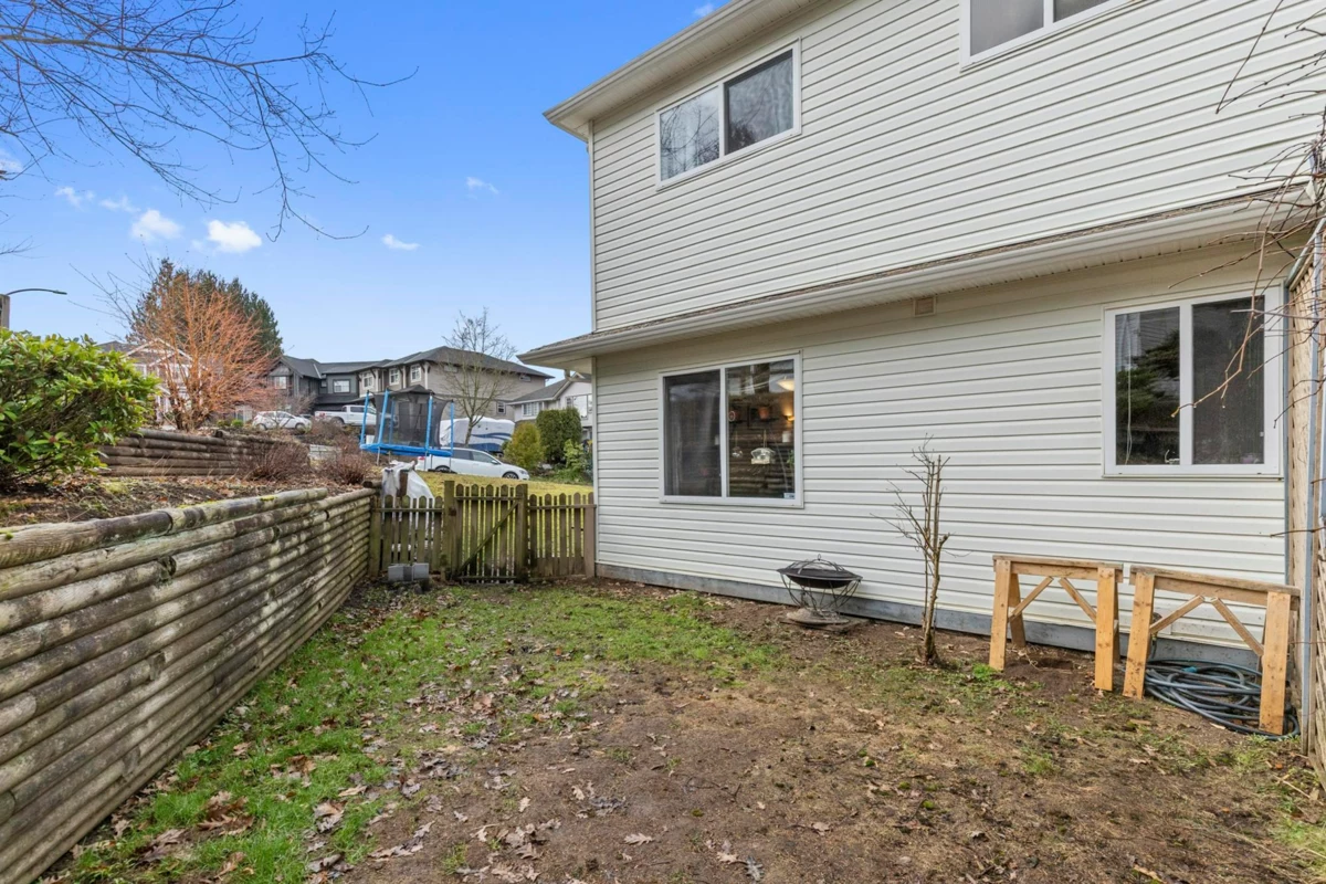 Front Yard Photo of 7800 Deerfield Street, Mission, BC