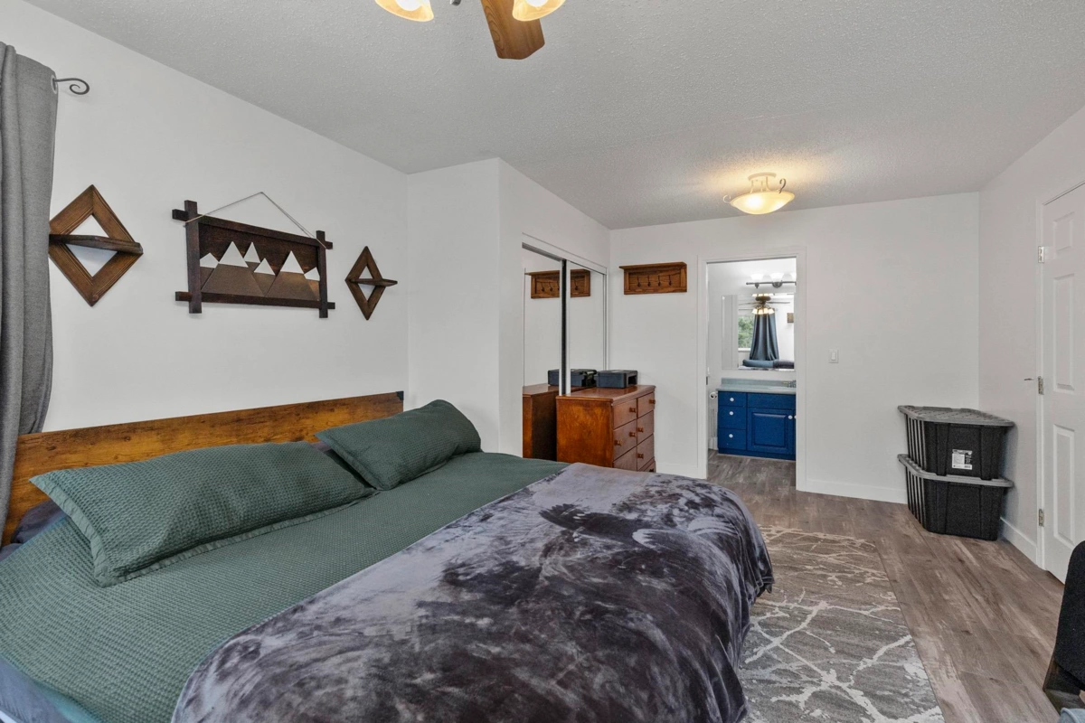 Hallway Photo of 7800 Deerfield Street, Mission, BC