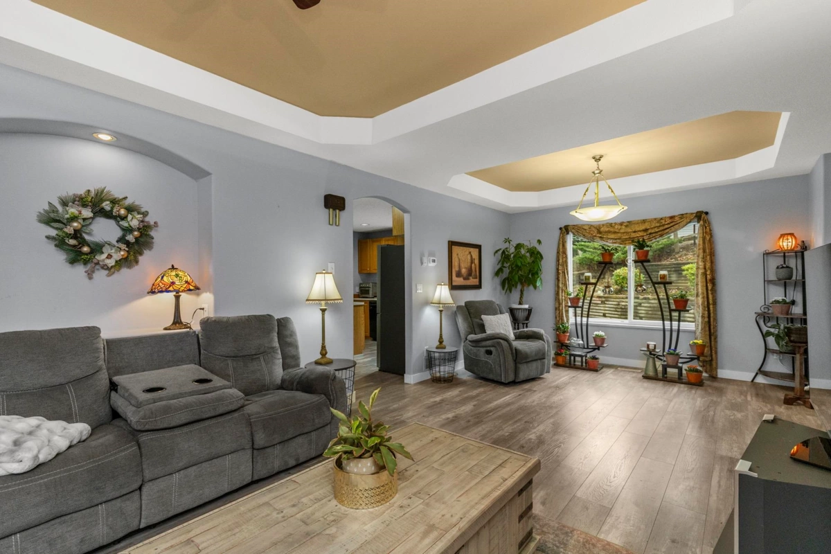 Kitchen Island Photo of 7800 Deerfield Street, Mission, BC